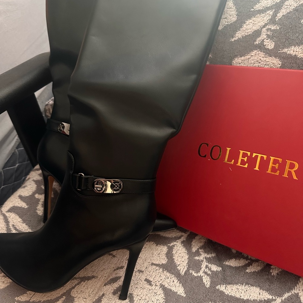 Black Knee-High Leather Boots - Picture 1 of 3